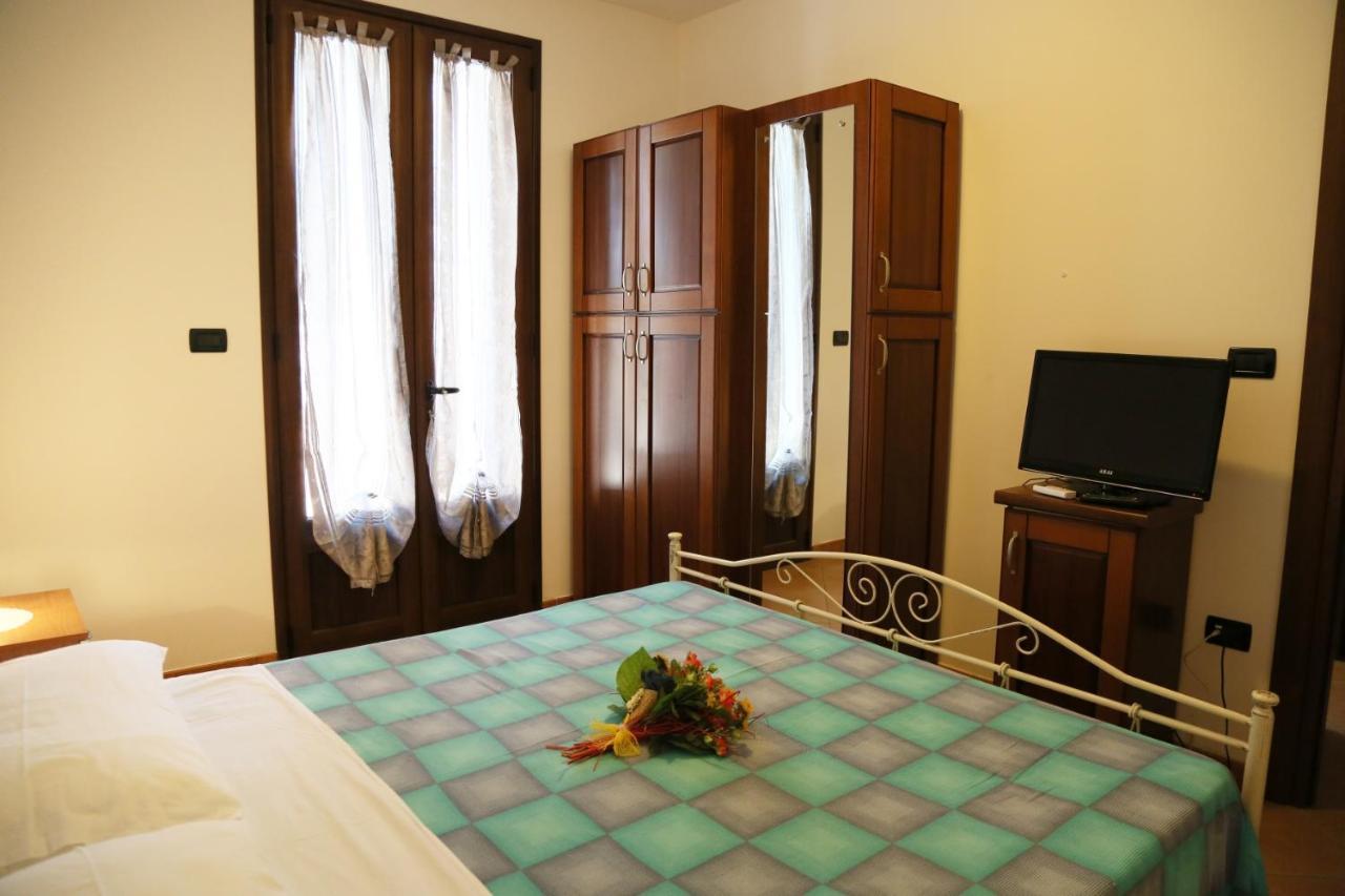 Апартаменти Damiavacanze Casa Vacanza Al Mare A Торре-Вадо Екстер'єр фото